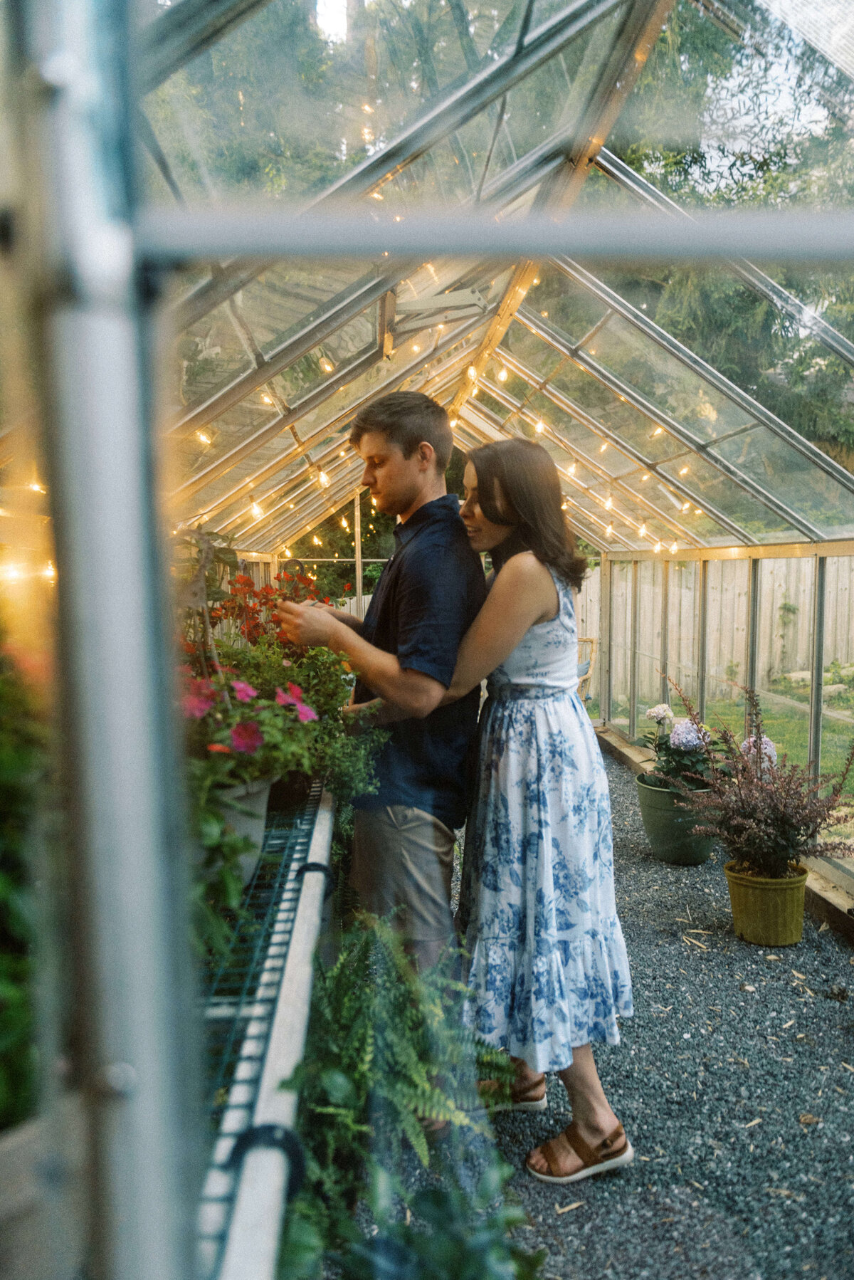 GreenhouseGardenEngagement_InHomeSession_TaylorNicollePhoto-21