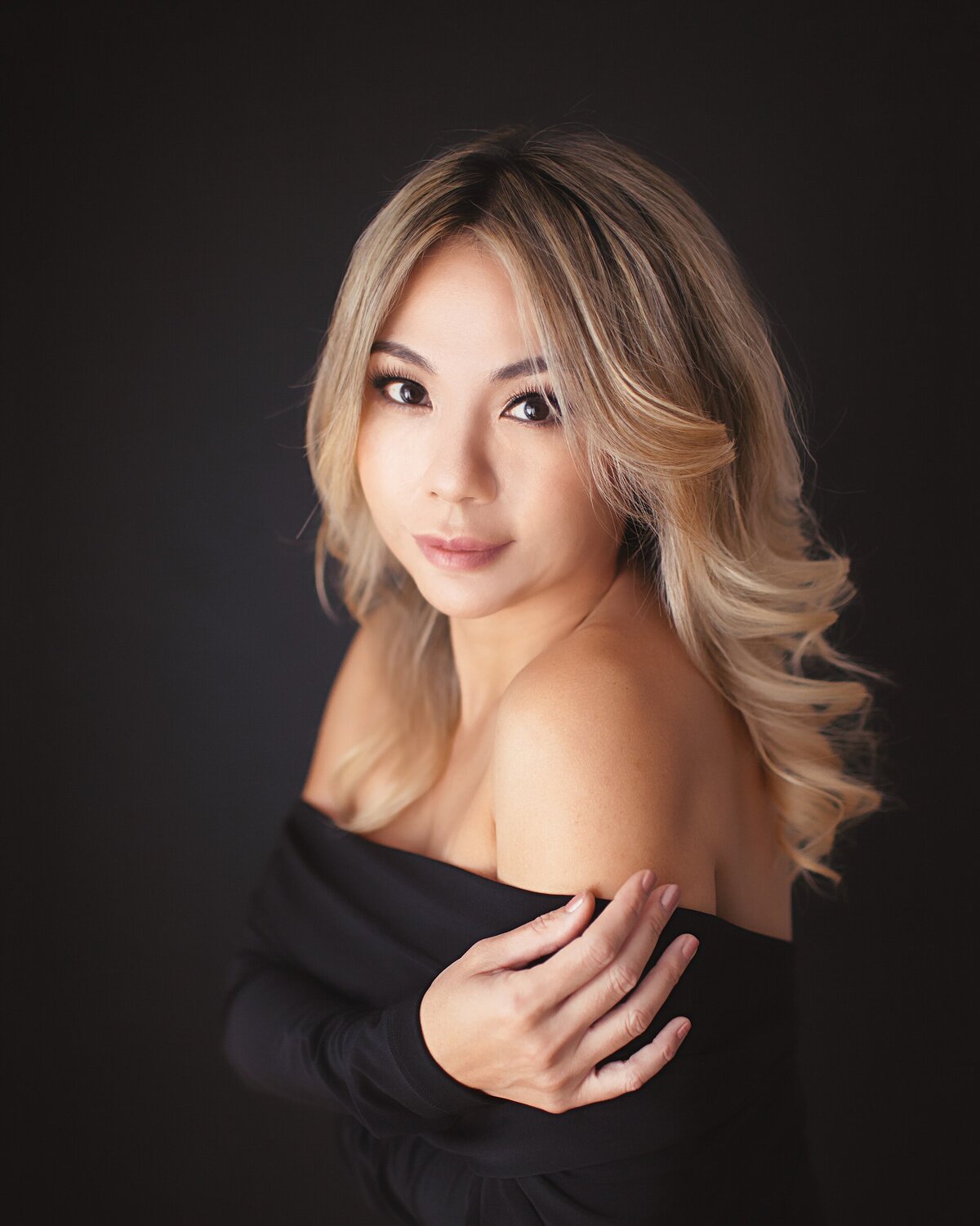 asian-blond-hair-woman-glamour-portrait-luxury