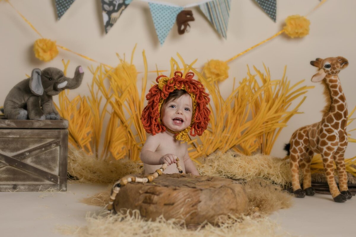Gabriel 1 year cake smash safari-1100