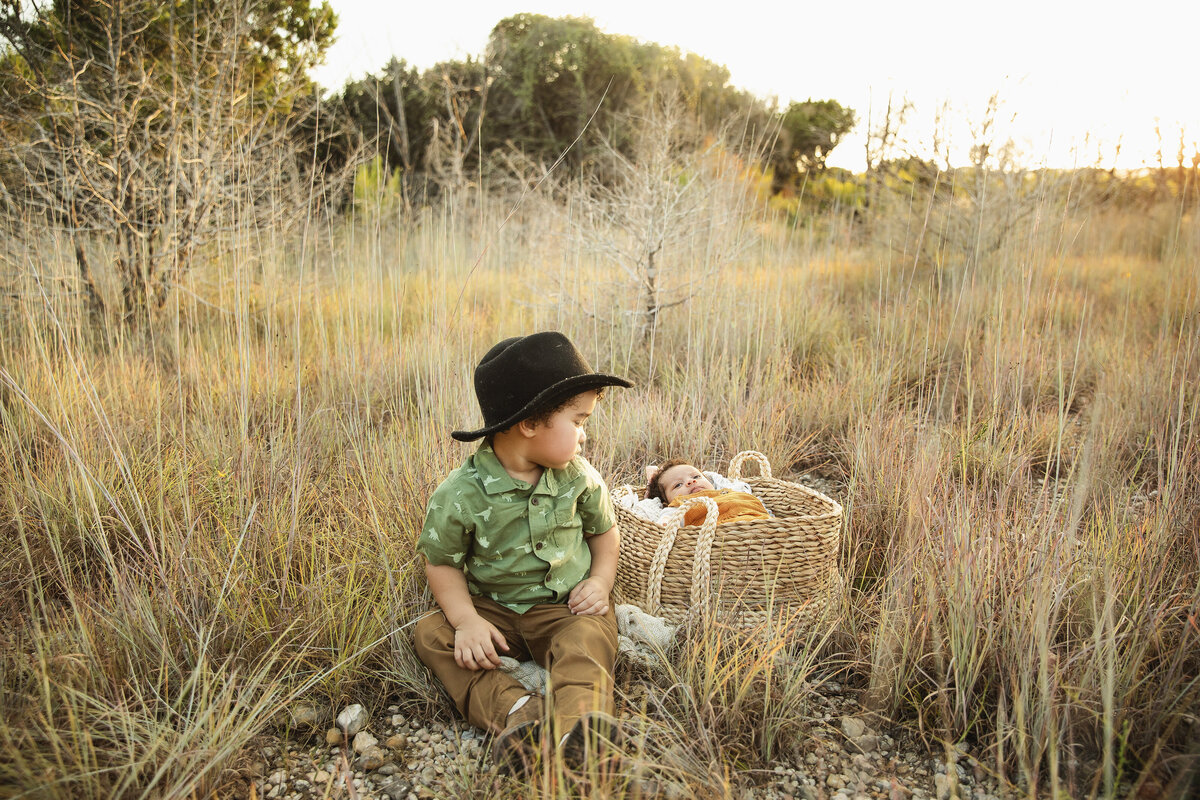 Belton Family Photography: Specializing in warm, heartfelt family moments in Belton. Let’s create cherished memories together!