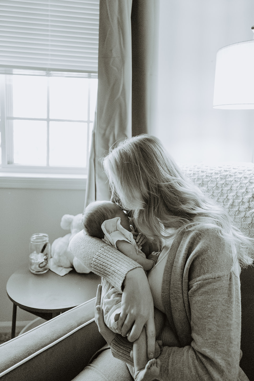 Family photos without the stress — just laughter, hugs, and real moments. Minnesota family photographer for playful, true-to-life memories.