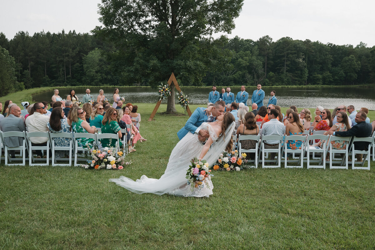 Dip Kiss of bride and groom 