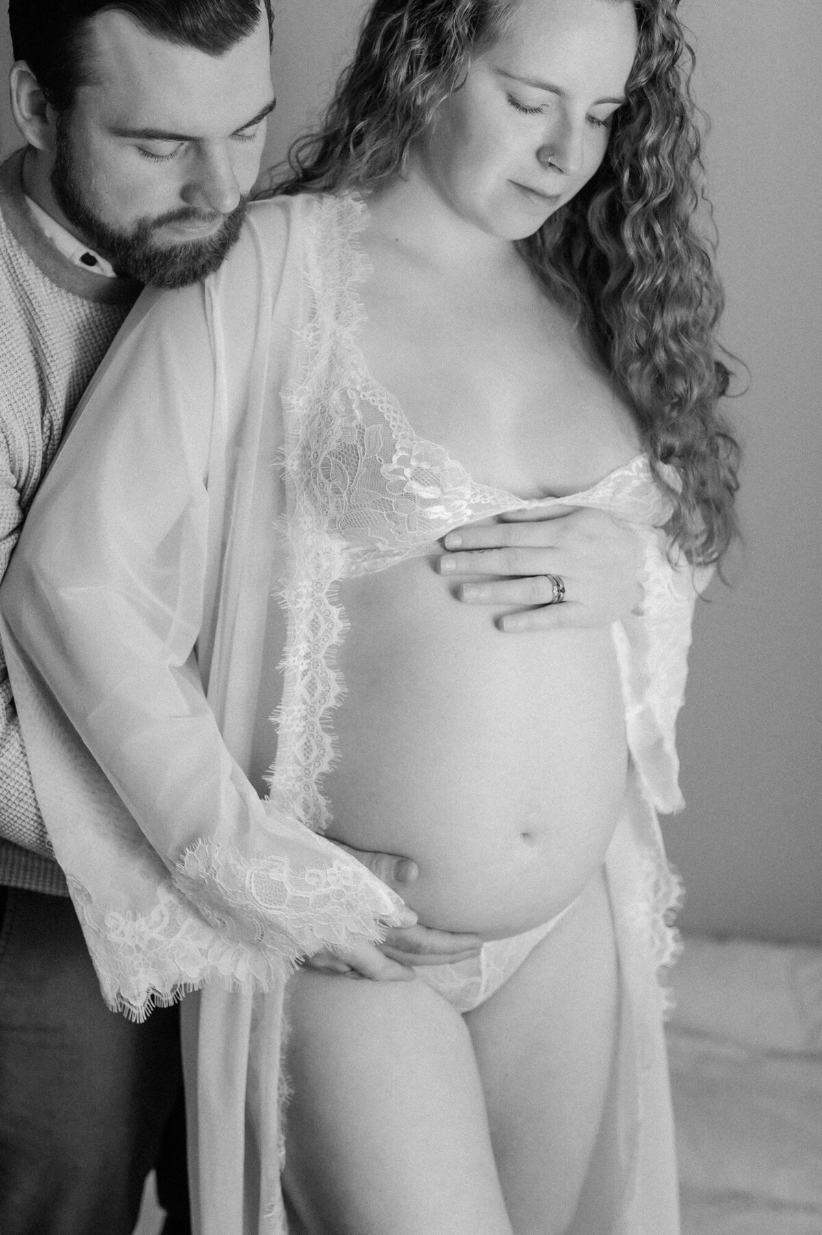 intimate-maternity-boudoir-session-6