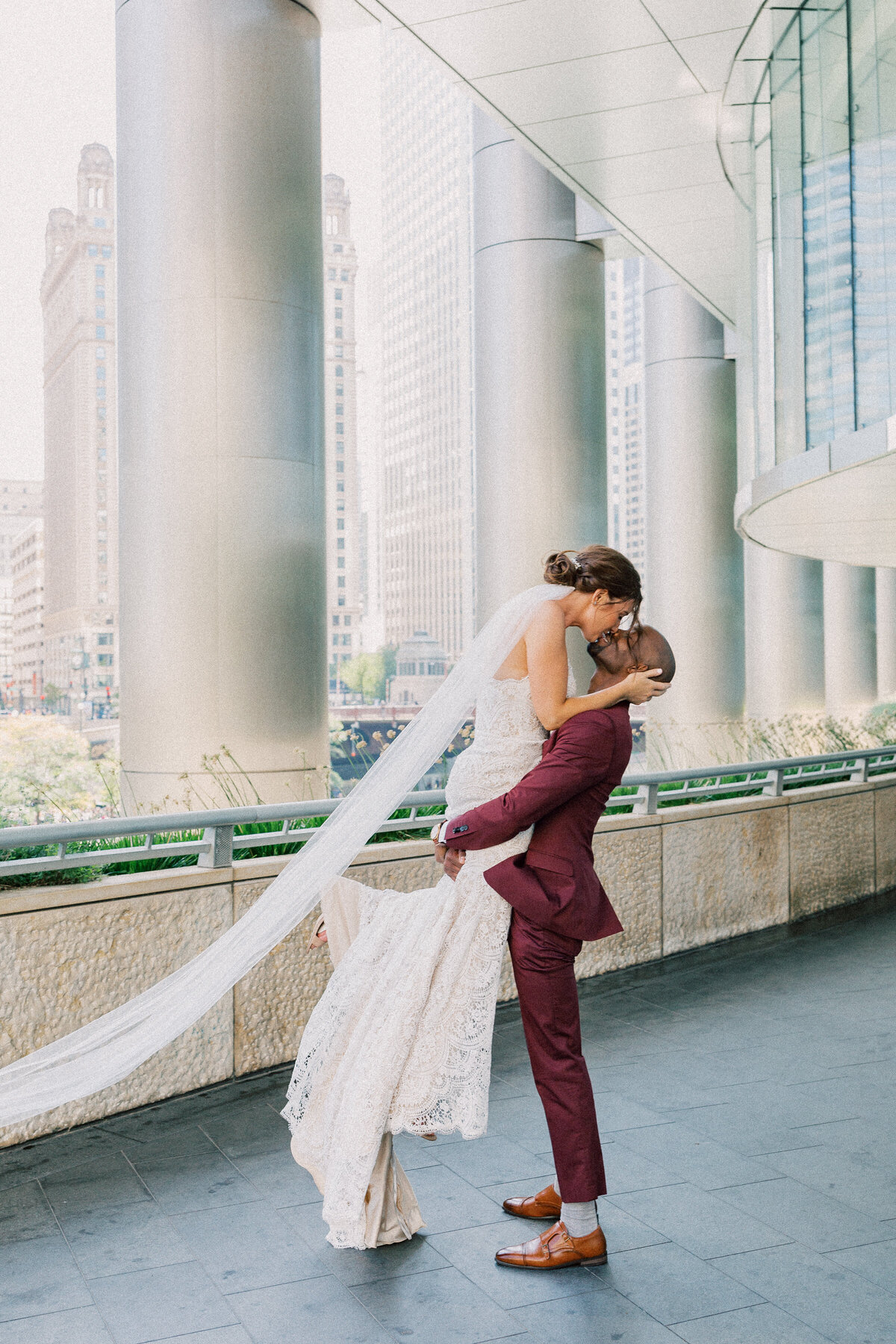 wedding portraits at trump hotel chicago-2