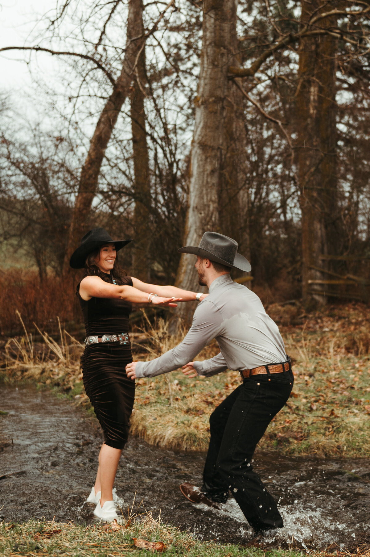 presley-gray-photo-montana-western-style-engagement-4672