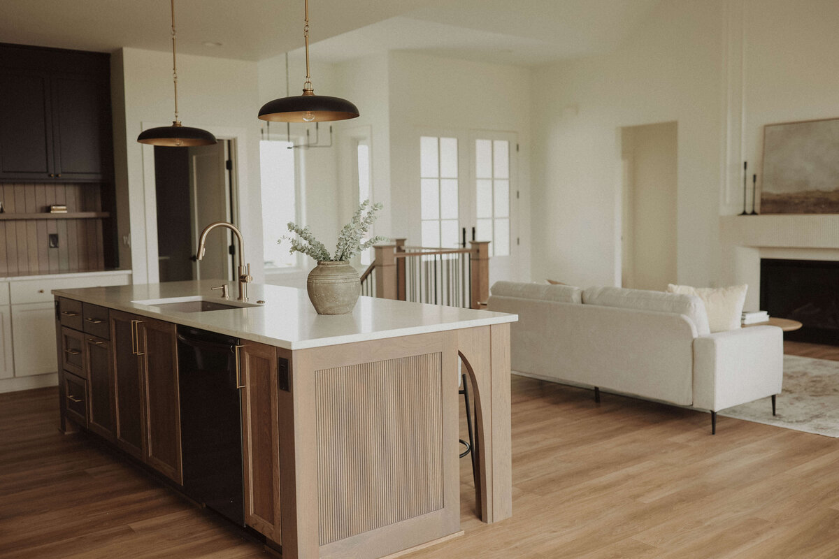 3029-Kitchen-Grimes-Central-Iowa-Custom-Home-JRL-Builders-3F1A4286