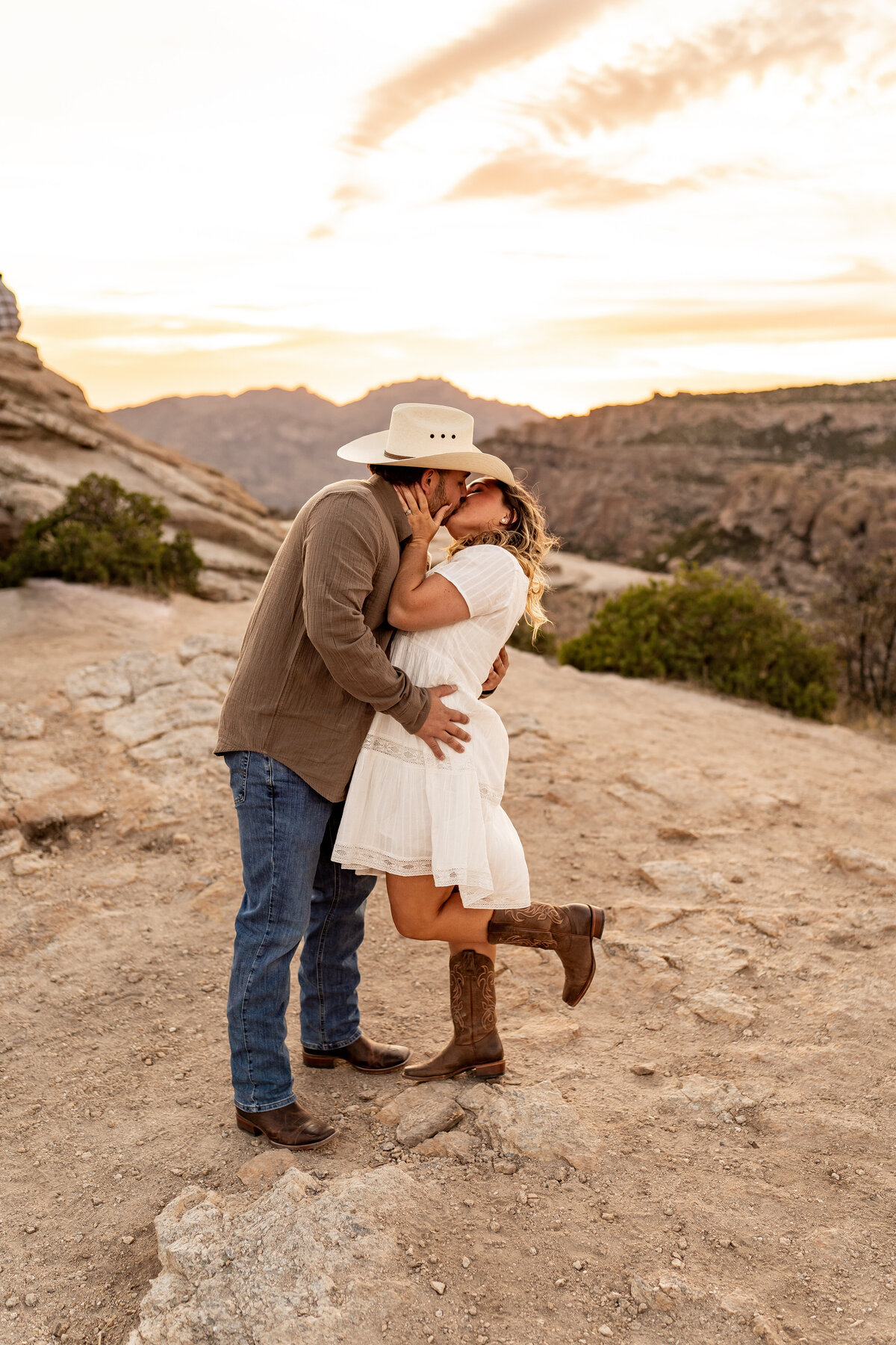 mount lemmon tucson engagement photo shoot (4)