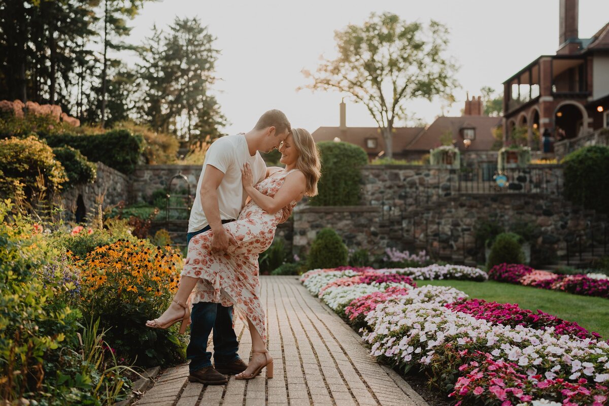 west-bloomfield-cranbrook-engagement-photos
