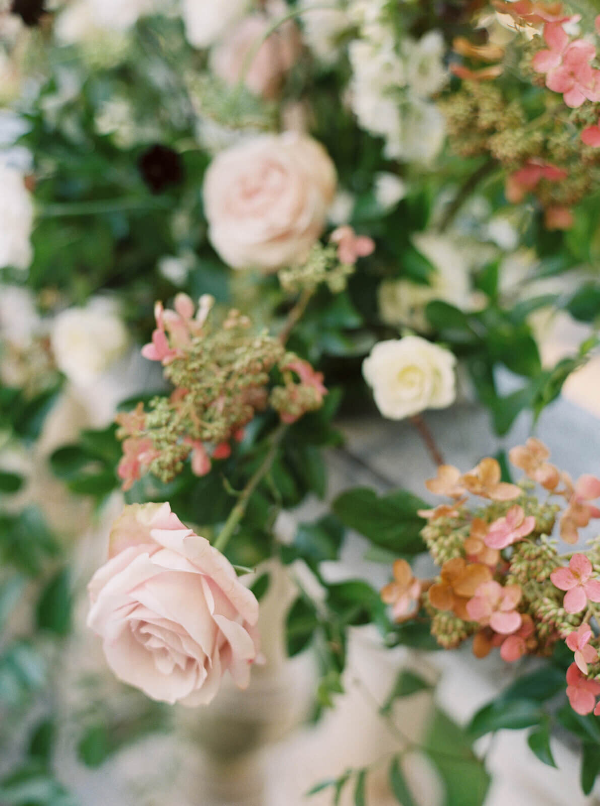 lili-chris-floral-details-autumn-wedding-springvale