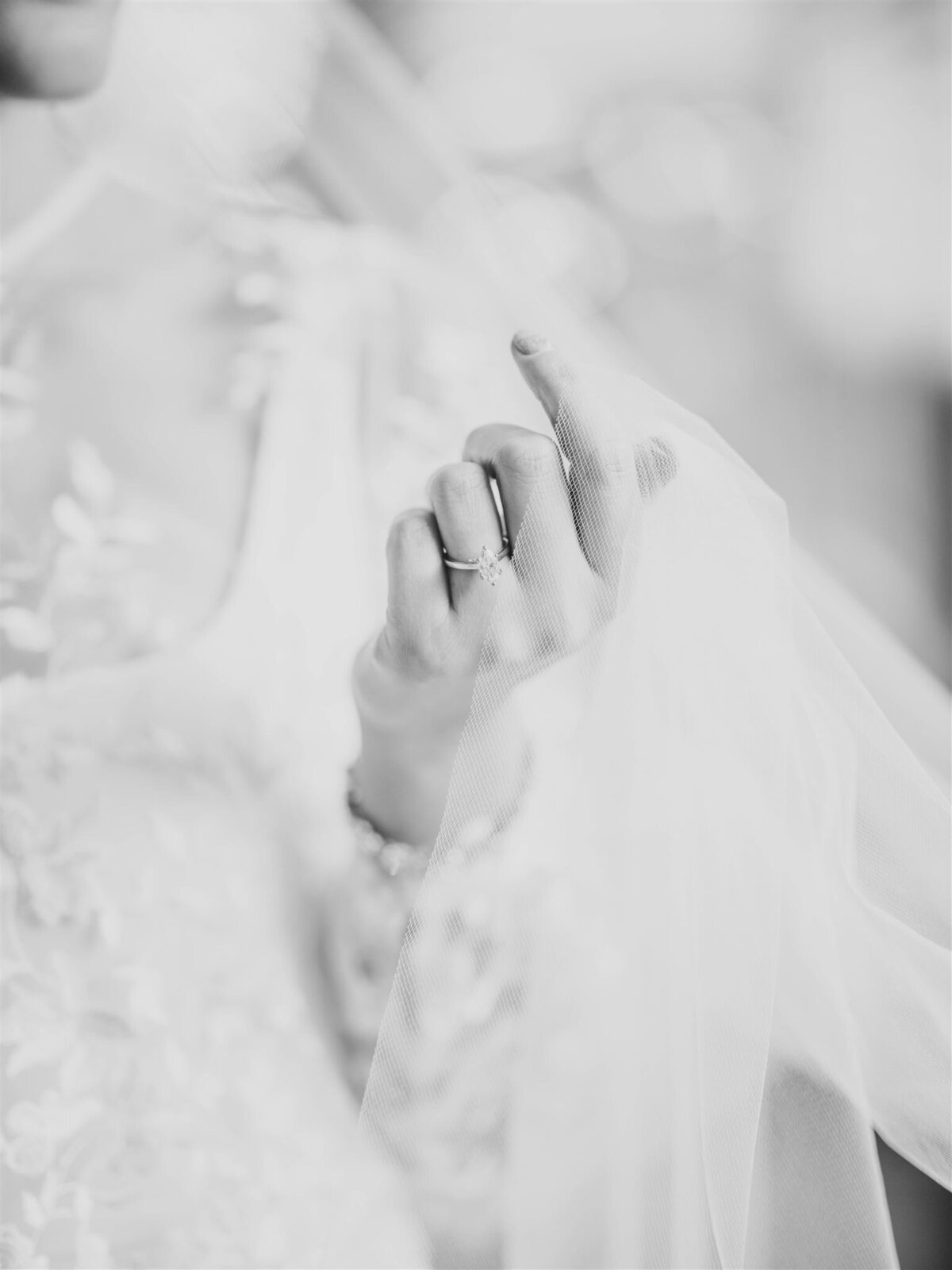 calgary_wedding_photographers_nicole_sarah_officers_inn_JB-363_websize