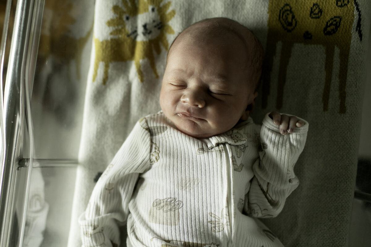 dfw-newborn-birth-photographer-chunky-monkey-11