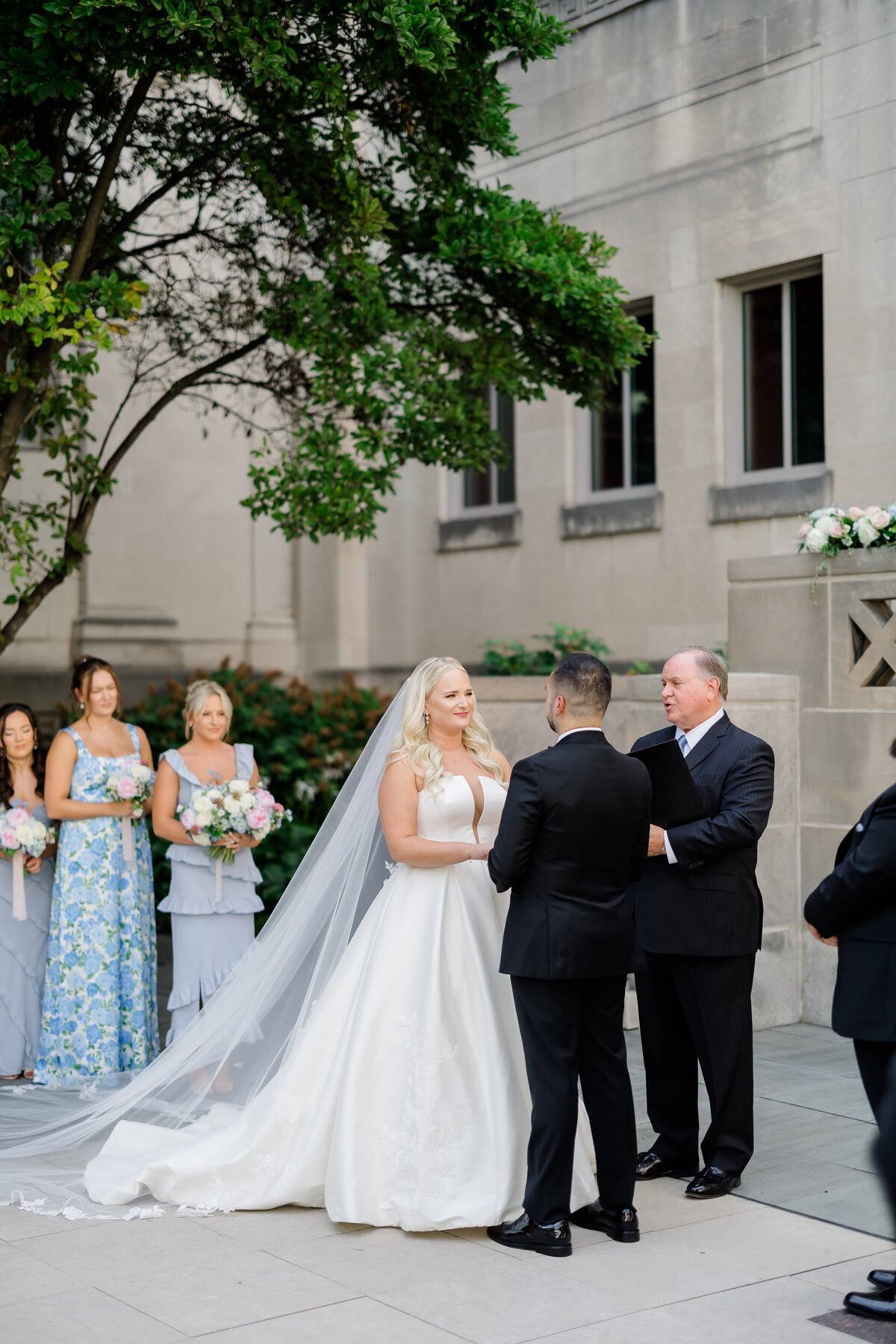 kasia-sickau-photography-cincinnati-ohio-wedding-photographer-caitlyn-mohammed-cincinnati-art-museum-wedding40