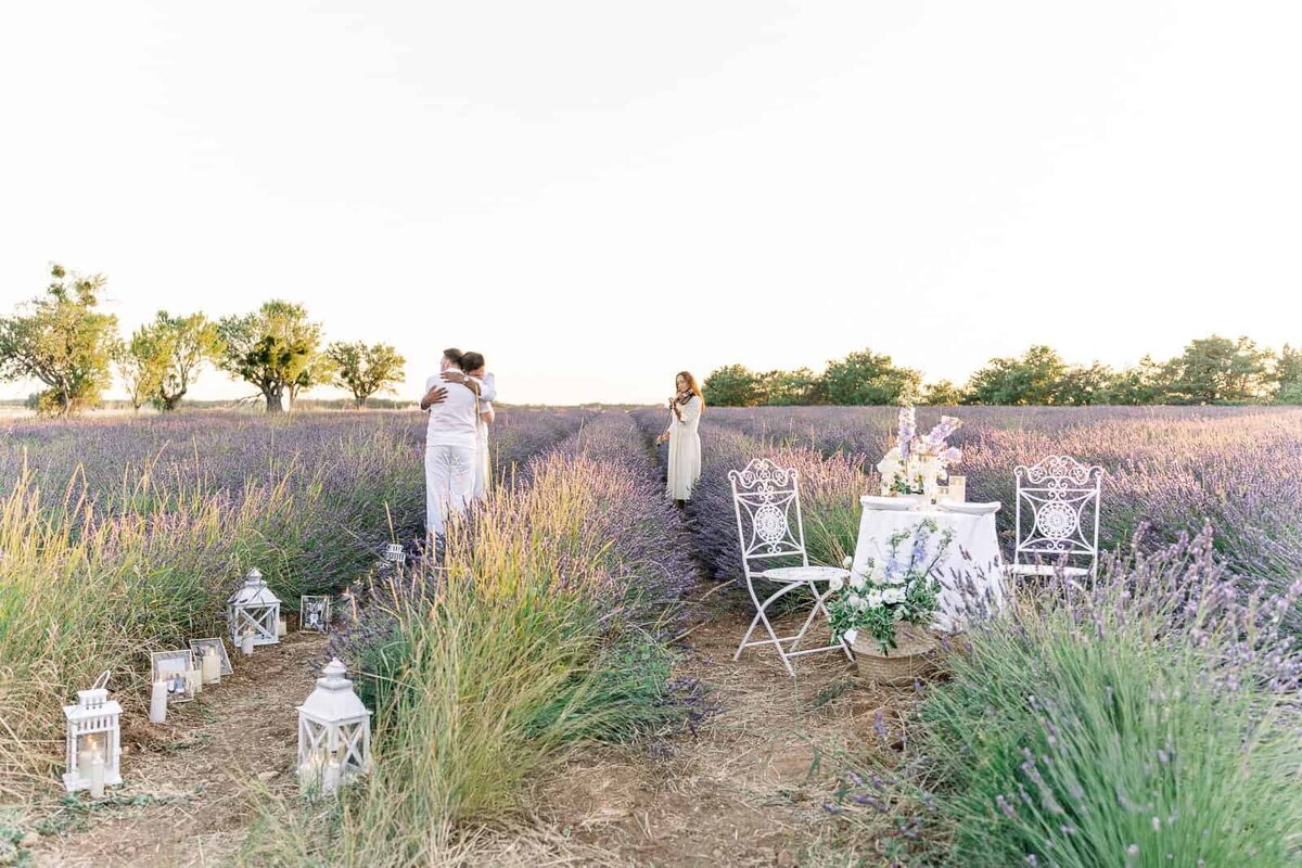 dreamy-proposal-akash-and-zack-lavender-fields-provence-andrea-marino-photography-24