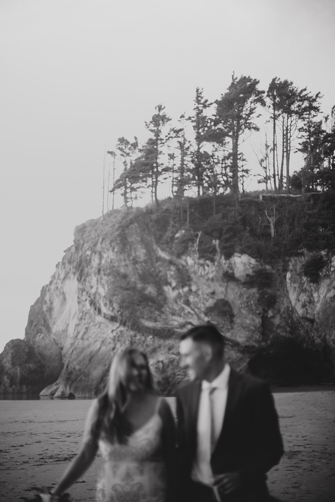 H+C_CannonBeach_Elopement_ToriOsteraaPhotography01810-2_websize