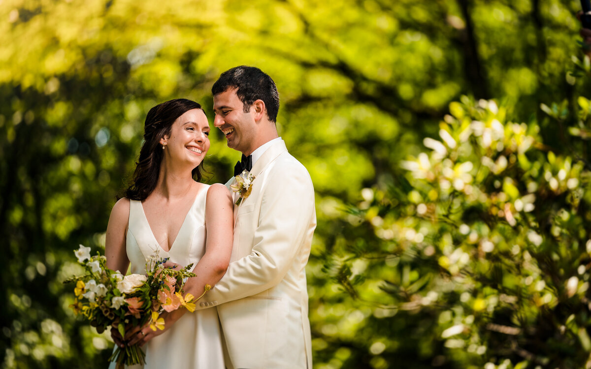 Ishan Fotografi is a top-rated New Jersey wedding photographer based in Sussex County, NJ.