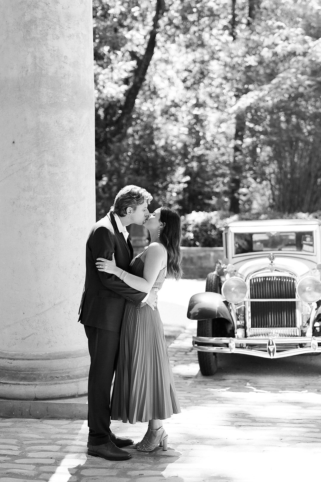 Atlanta-Swan-House-Engagement-Crystal-Photography-BW-9