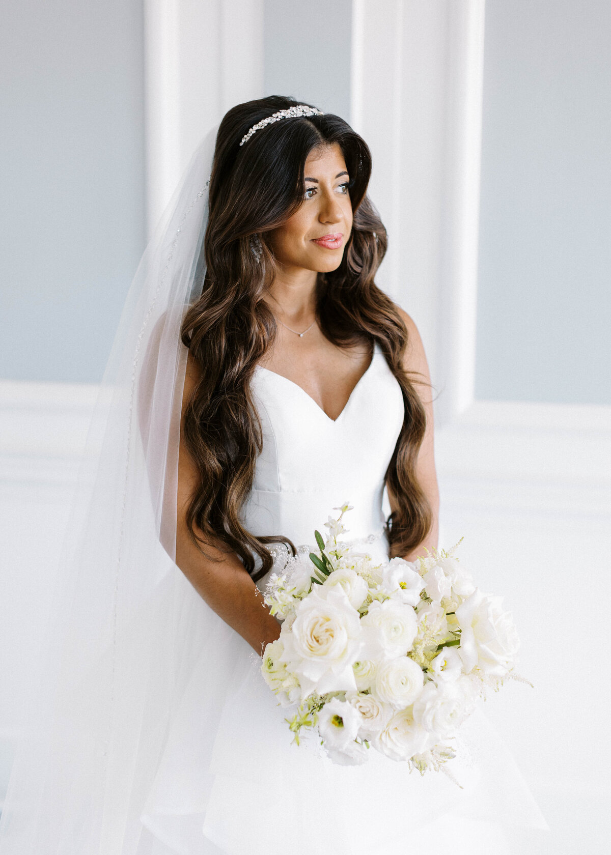 Huntingdon-Valley-Country-Club-Wedding-Bride-Getting-Ready_016