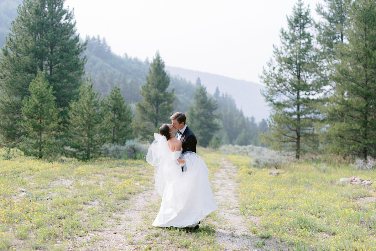 beanos-cabin-wedding-gabriela-mata-luxury-wedding-photographer-77