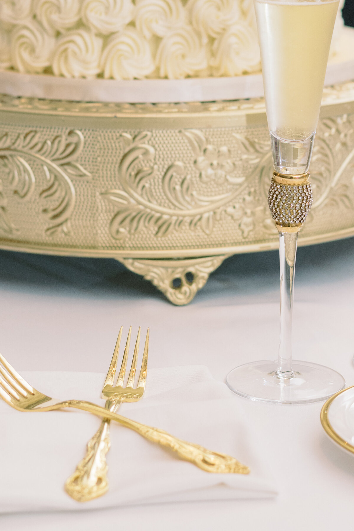 Kansas City wedding photography offering timeless, elegant, and editorial images with a luxury client experience