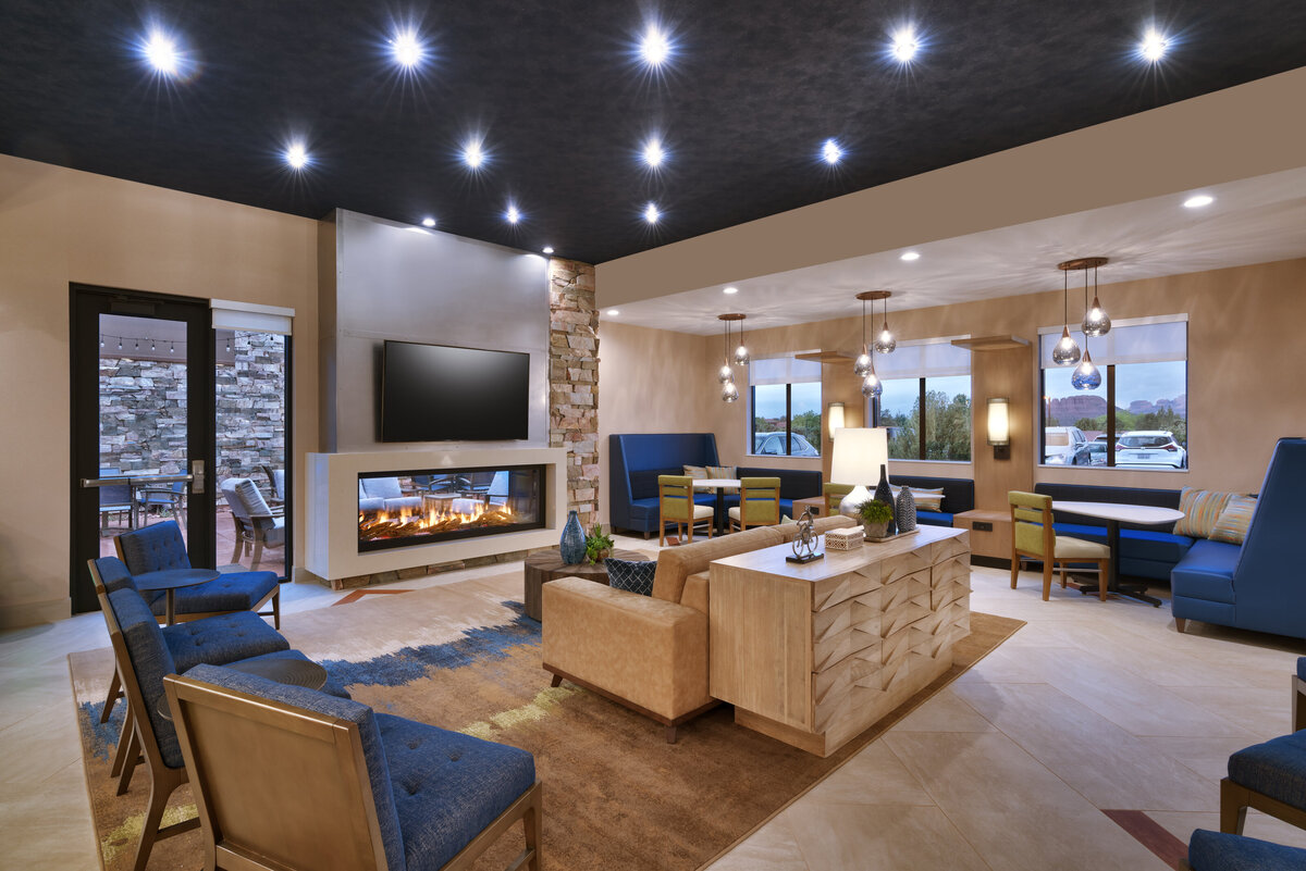 Wide shot of nature-inspired lobby in Courtyard Marriott in Sedona Arizona