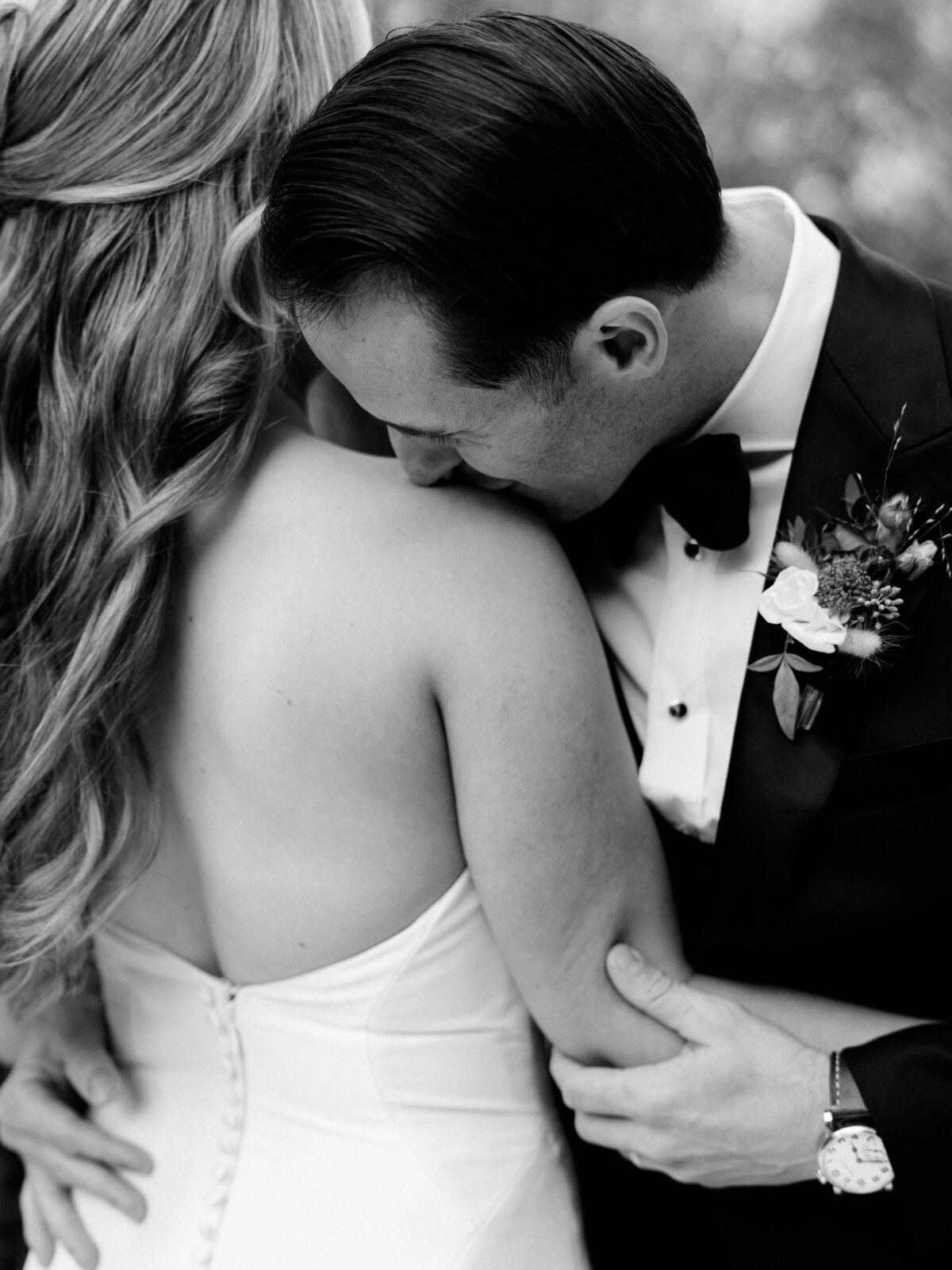 Phoenixville-Foundry-Romantic-Fall-Wedding-Photographer-Bride-Groom-Photos51