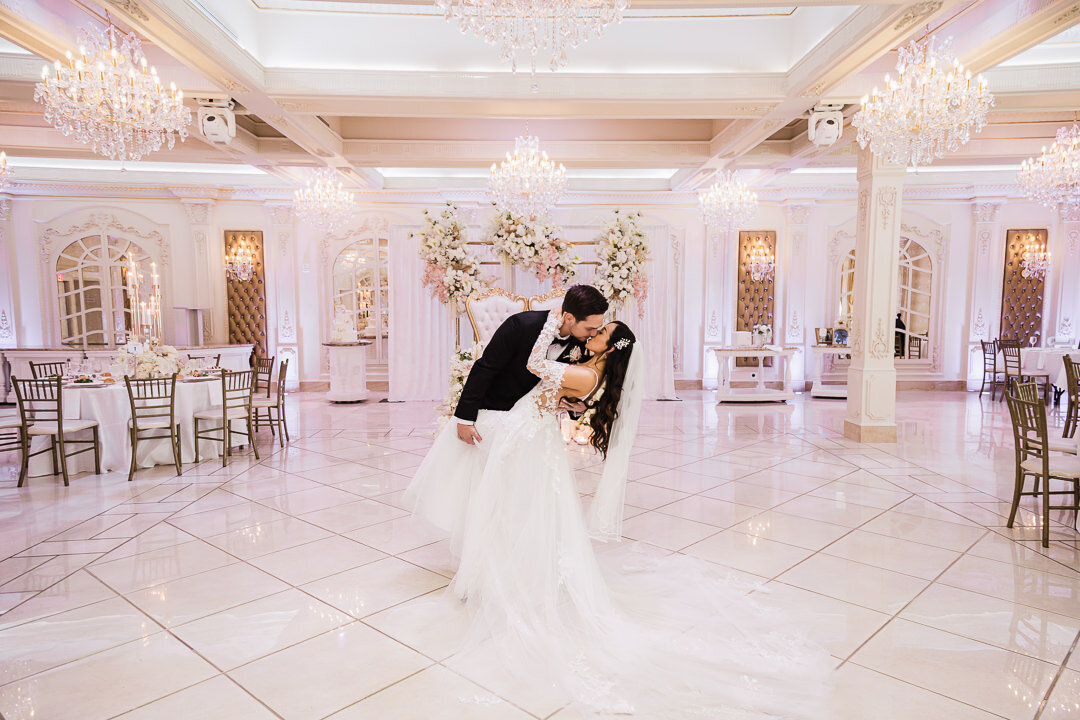 luxury-ballroom-wedding-nj-romantic-bride-groom-dip-kiss-alex-kaplan-photography