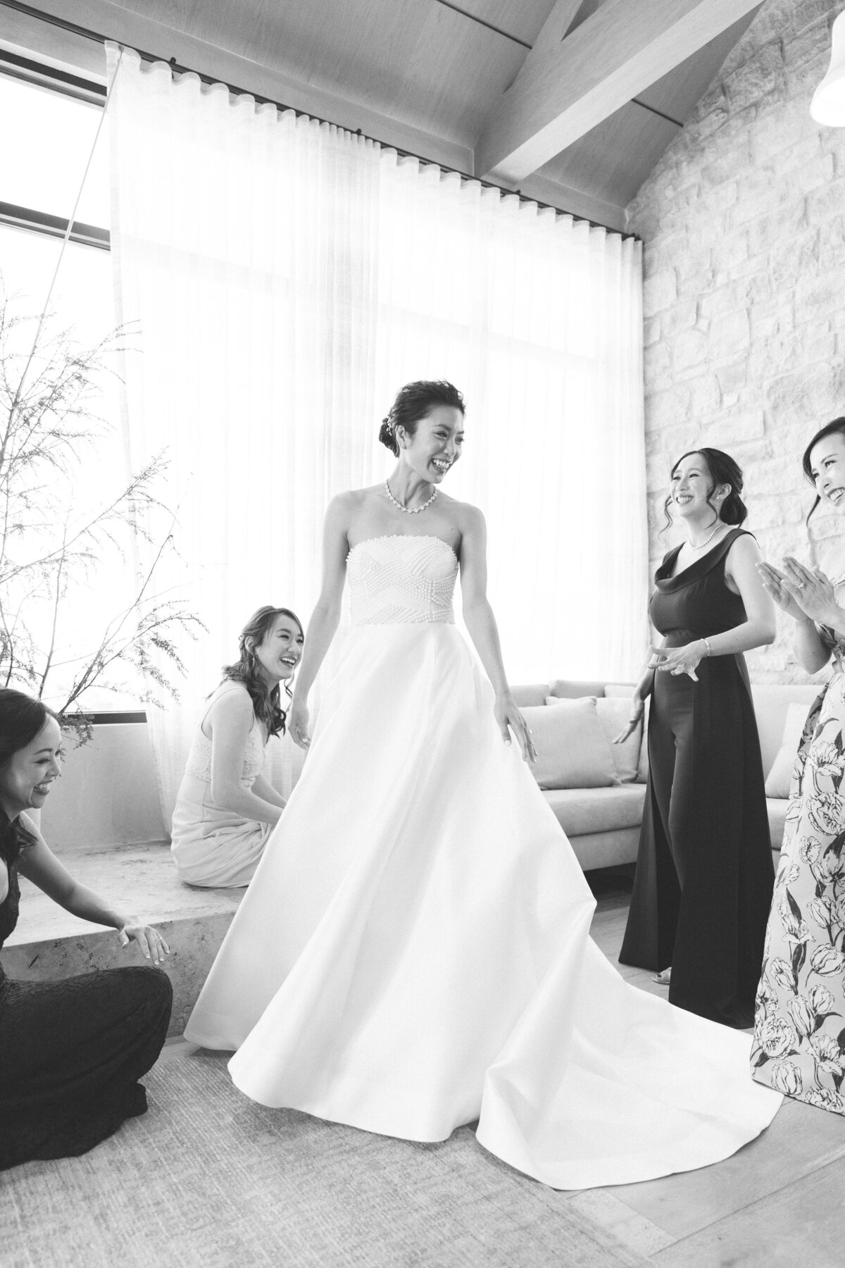 CarolynJustin_GettingReady113