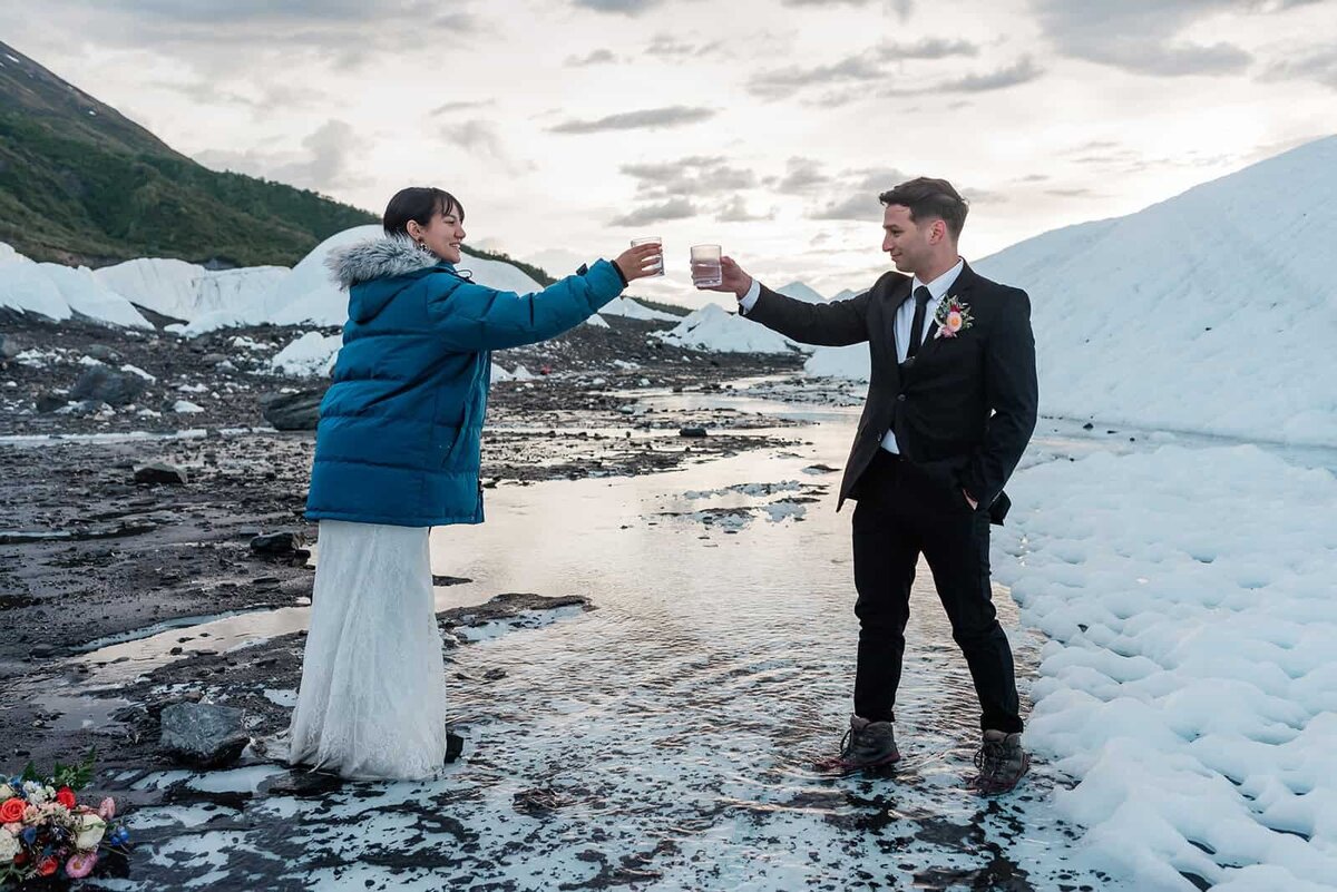 unique-alaska-glacier-wedding-itinerary-Soul-and-Sky-Weddings
