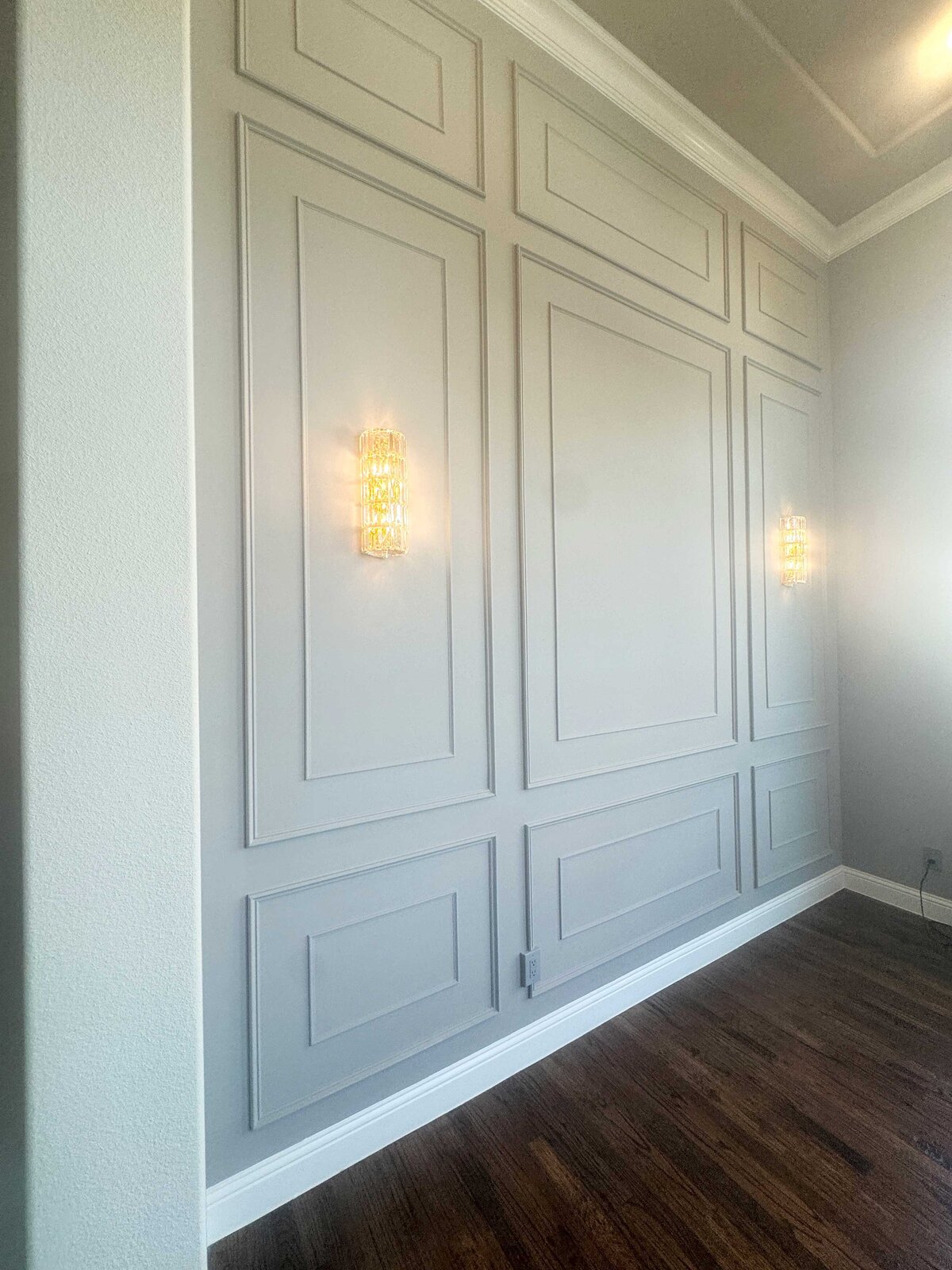 Interior design featuring a home makeover with a clean, white wall that enhances the space's brightness and offers a fresh, modern aesthetic.