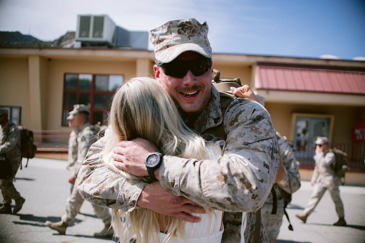 first-hug-military-homecoming