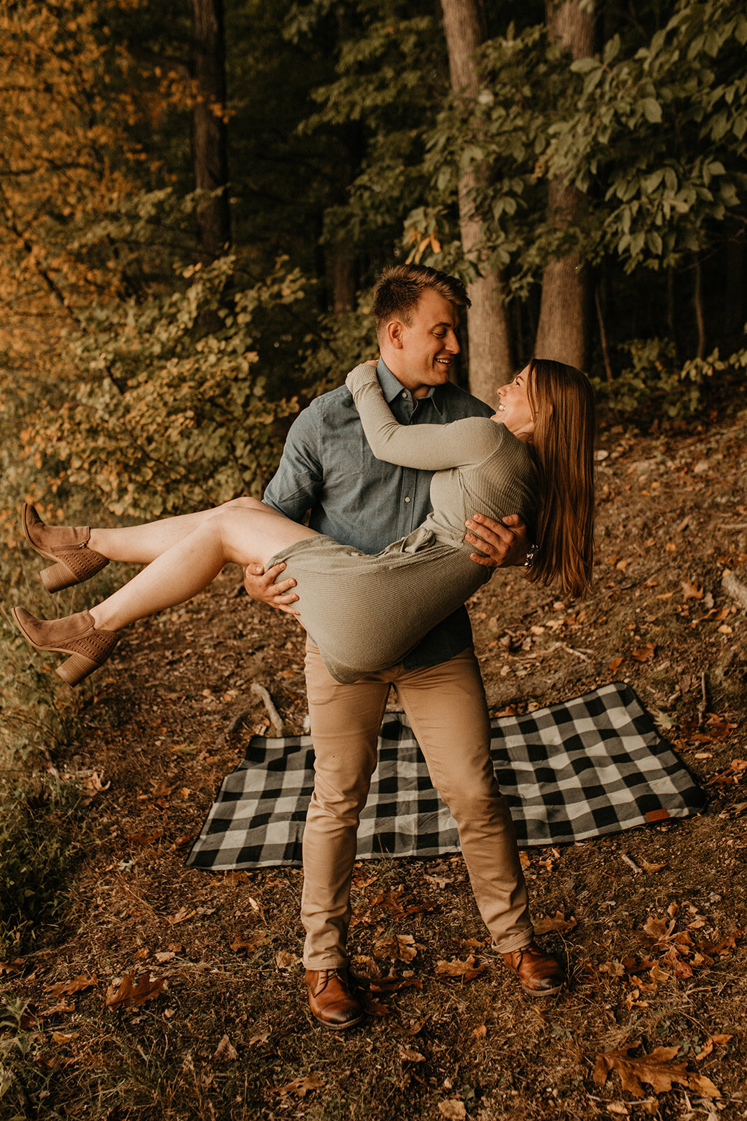 Alyssa_Bobby_Engagement_Session_9.30.20-333