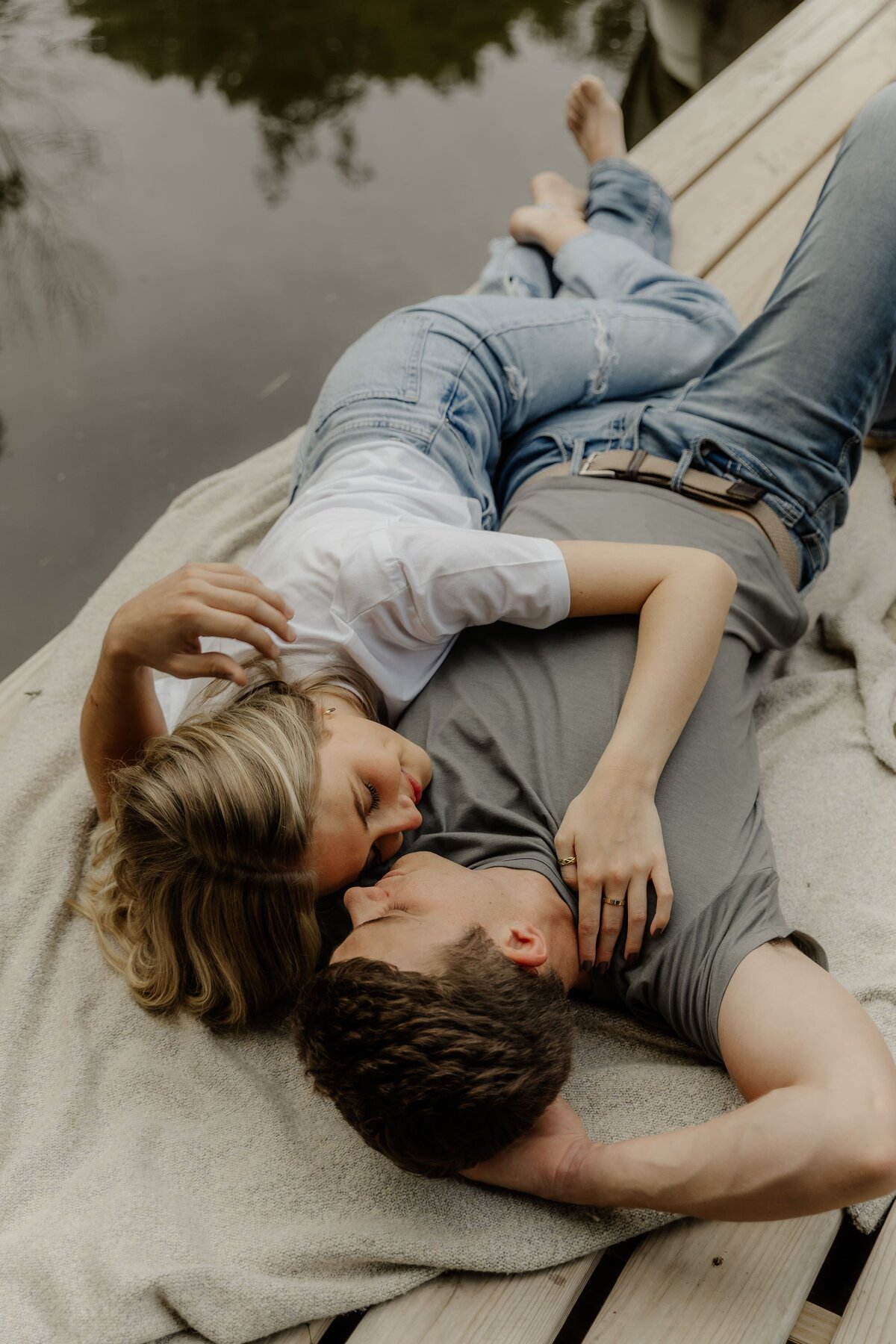 private-pond-couples-session-21