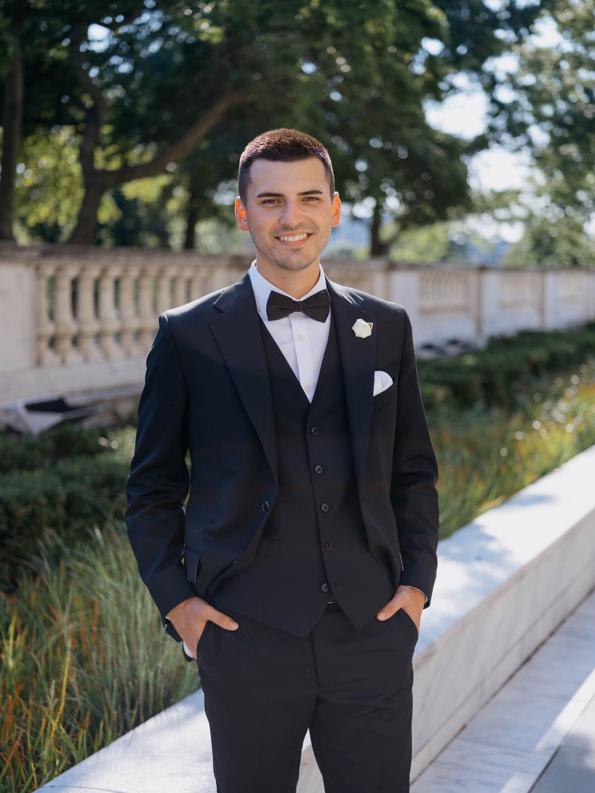 Wedding day portraits at the Cleveland Art Museum