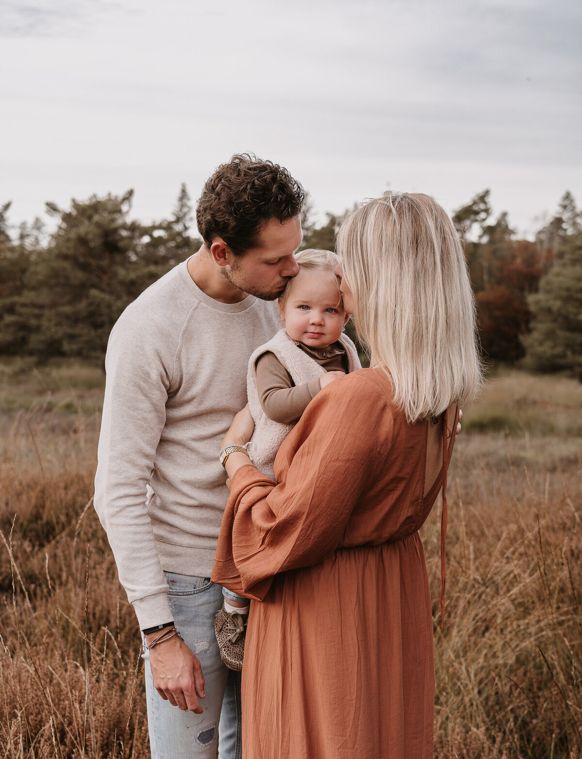 gezinsshoot-heide-breda-kus