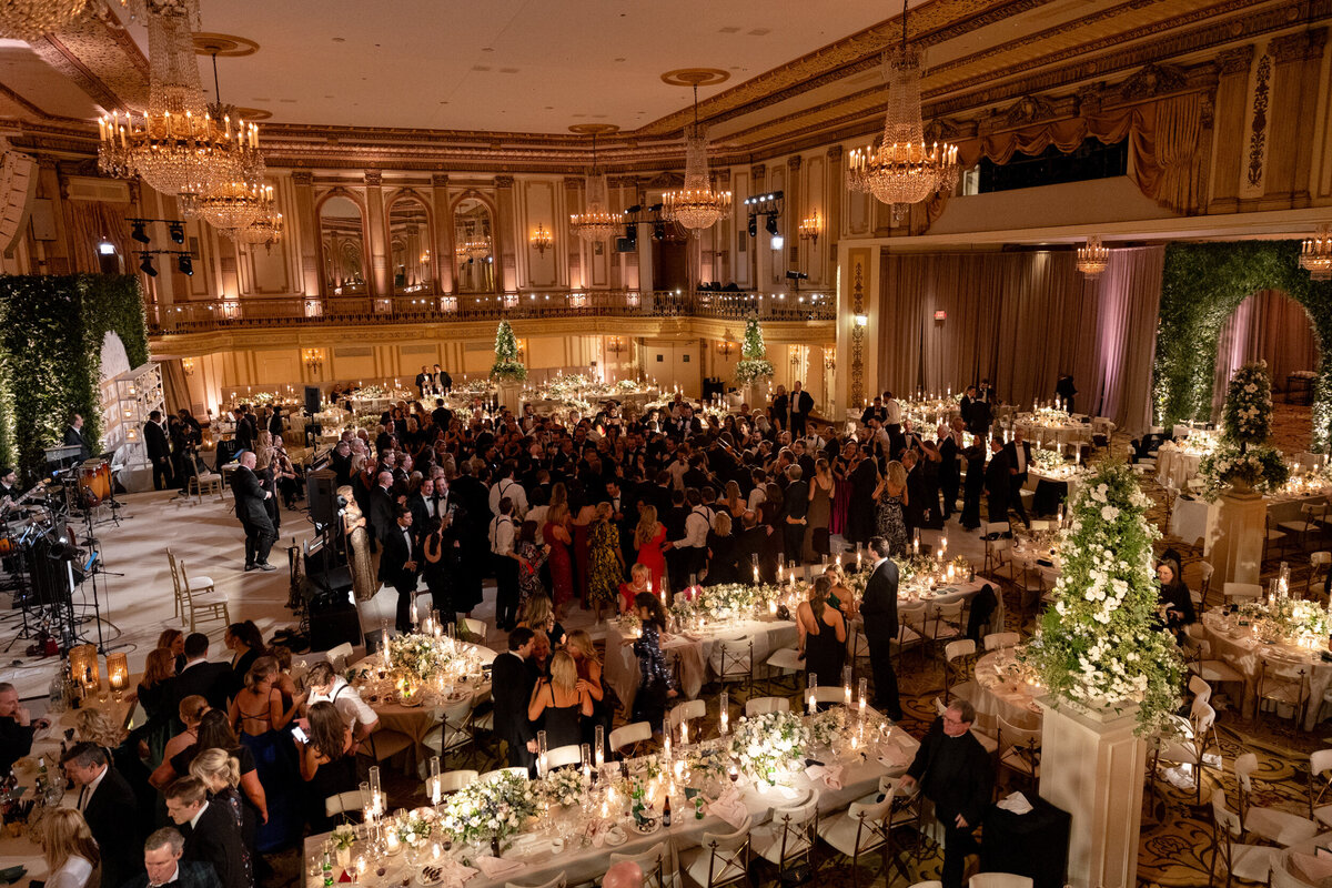 chicago-luxury-winter-wedding-at-old-st-pats-123