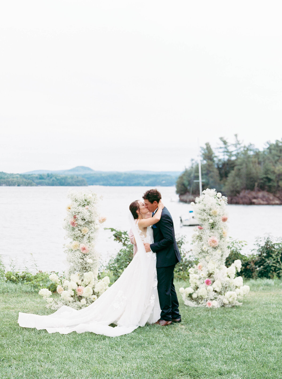Vermont-Luxury-Wedding-Photographer-Ceremony_250