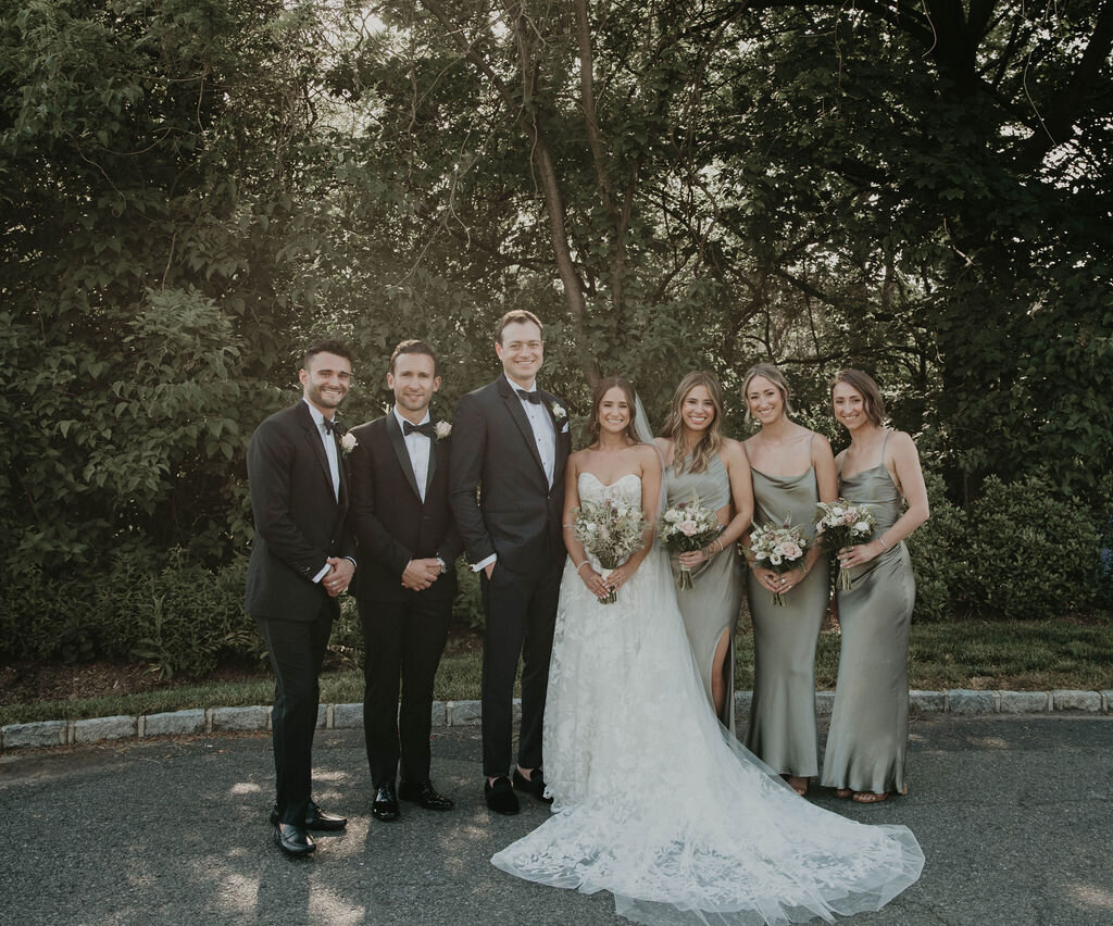green-wedding-party-brooklake-country-club