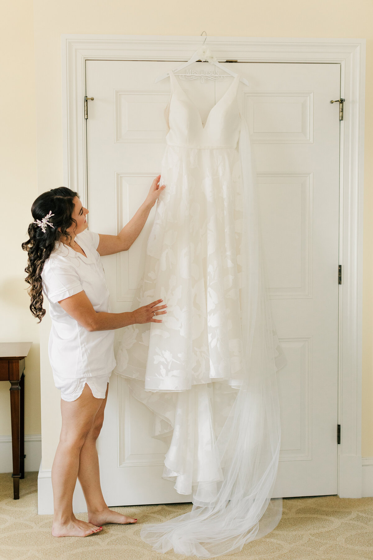 Hannah & Kevin_Wedding_Bride Getting Ready-1047