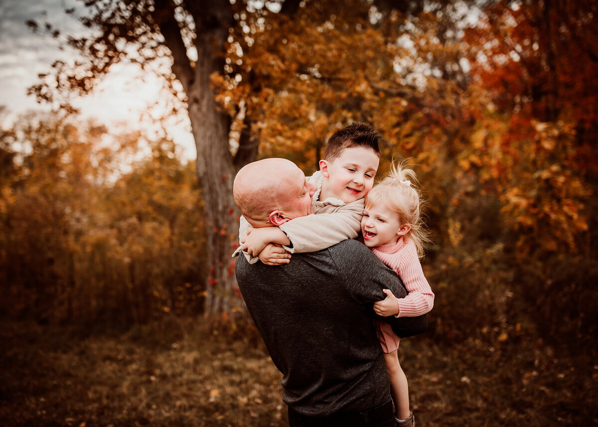 central-indiana-family-photographer-fall-family-session-outdoor-leaves