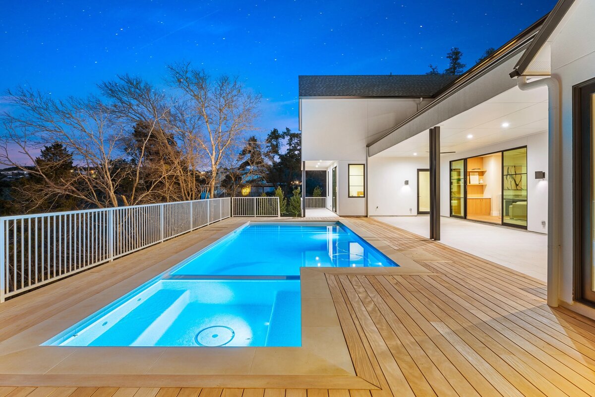 596-lancelot-way-exterior-4