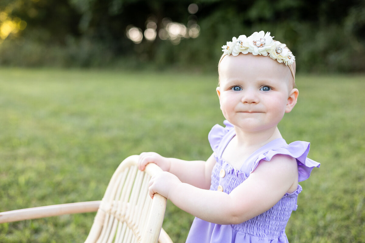 Outdoor-one-year-old-milestone-cake-smash-photography-session-Frankfort-KY-photographer-4