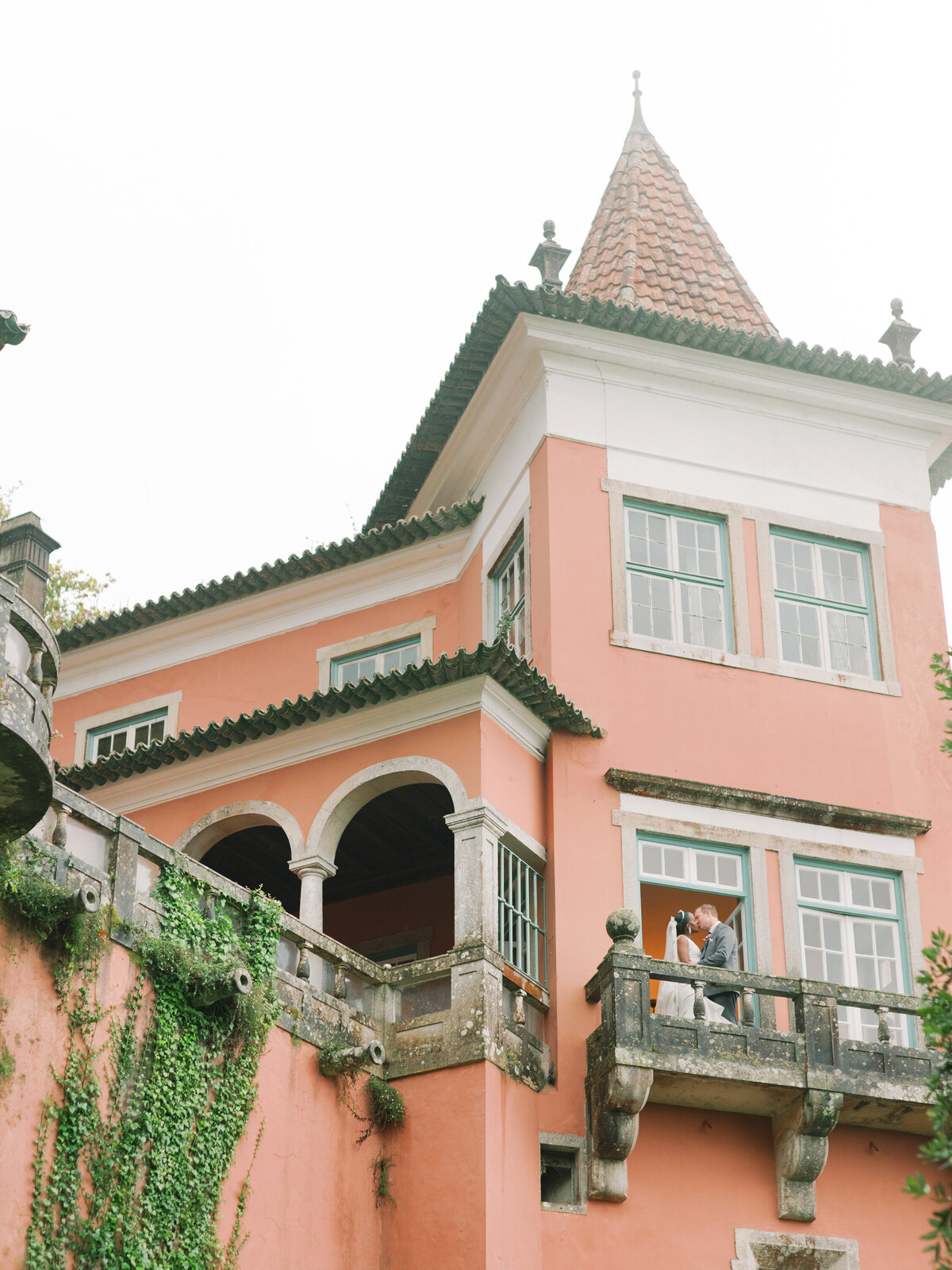 casa-dos-penedos-portugal-summer-wedding