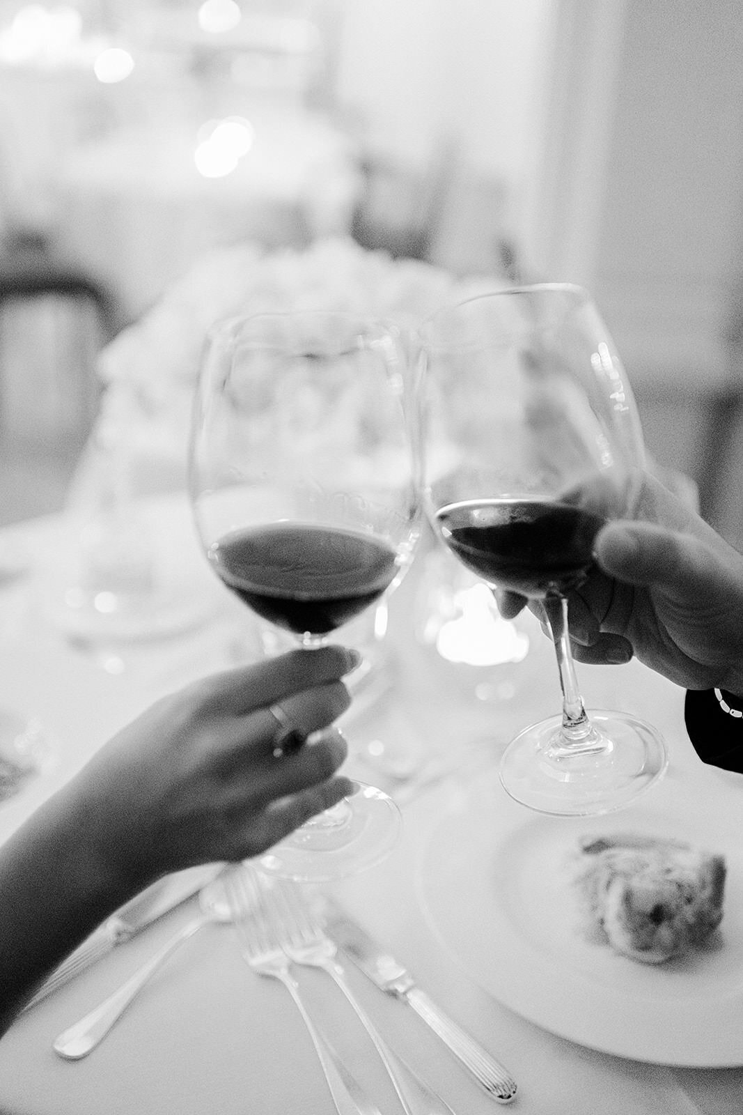 Powers_Wilson_Switzerland_Wedding_Dinner_TaraHodgesPhotography037