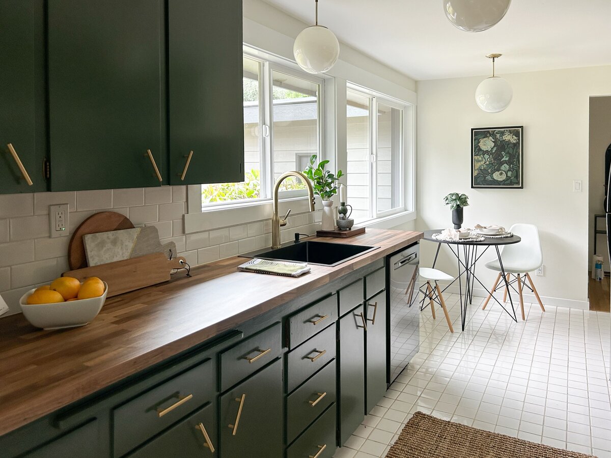 vacant-staging-shoreline-remodel-kitchen-modernmollusk-2