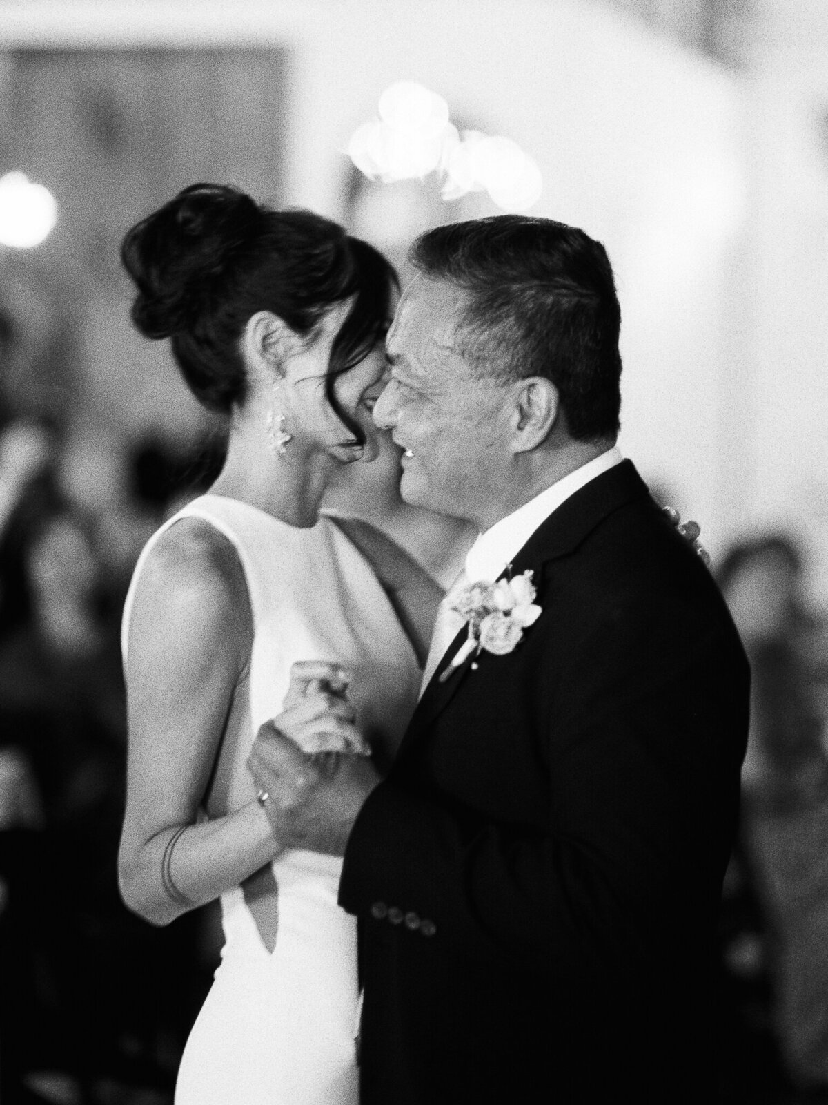 elegant-fort-worth-wedding-on-film-4eleven-venue-fort-worth-wedding-photographer-amy-carlos-23