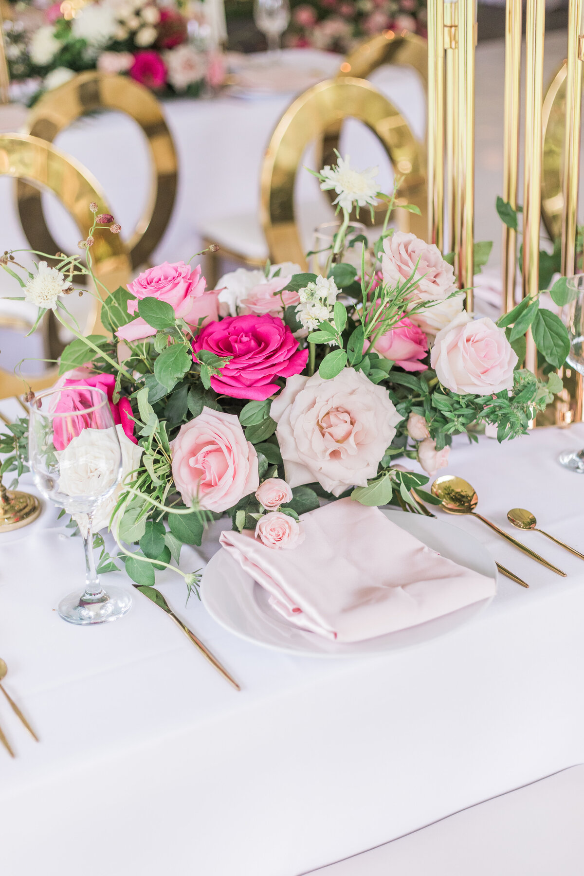 tented-backyard-estate-wedding-ottawa-lush-florals-pink-wedding-photography by emma-getting-ready-decor8