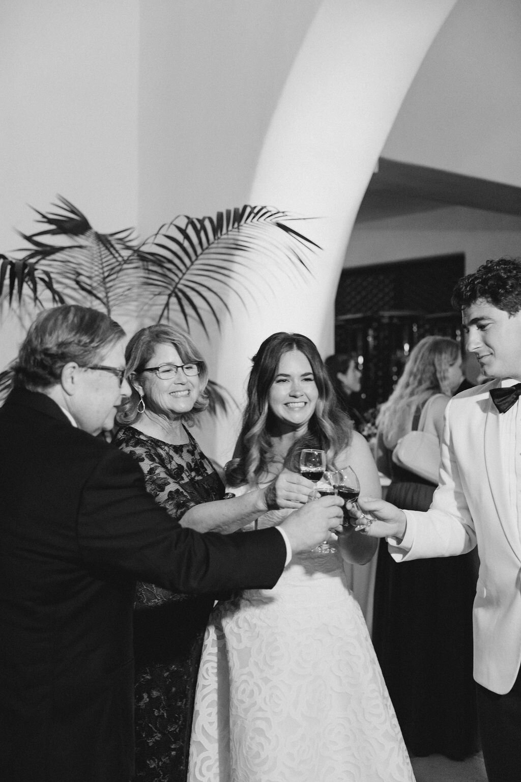 s&l-wedding-bw-thelibbysphotoandfilms-137