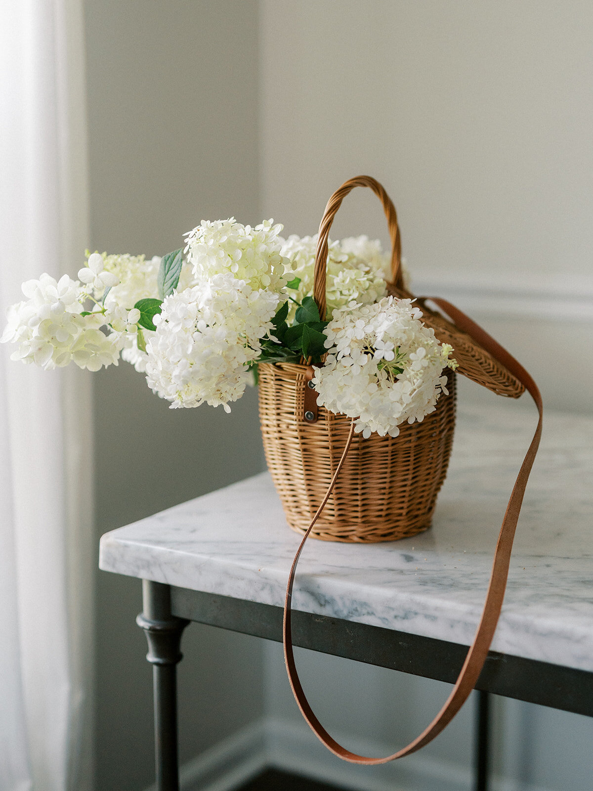 Hydrangea basket table_KateCampbellFLoralbySarandonSmithPhoto