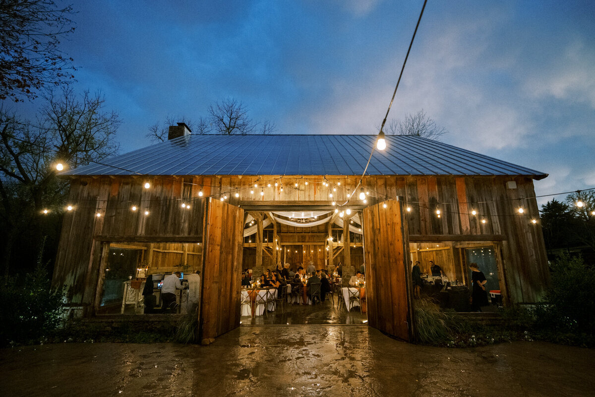 esperanza-ranch-reception-at-night-after-rain