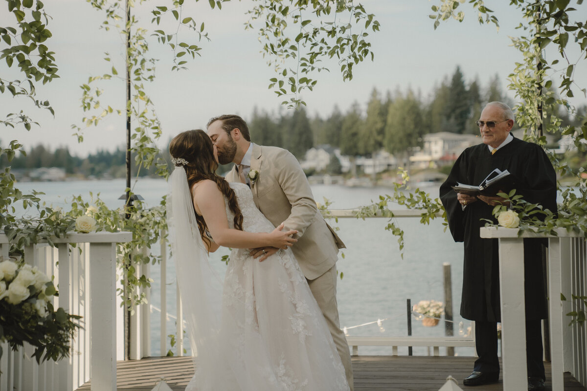 Stephanie-Chase-Wedding-at-the-Lake-Tapps-Bonney-Lake-Seattle-Amy-Law-Photography-95